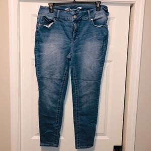 Gently used (only worn once) - Seven7 jeans